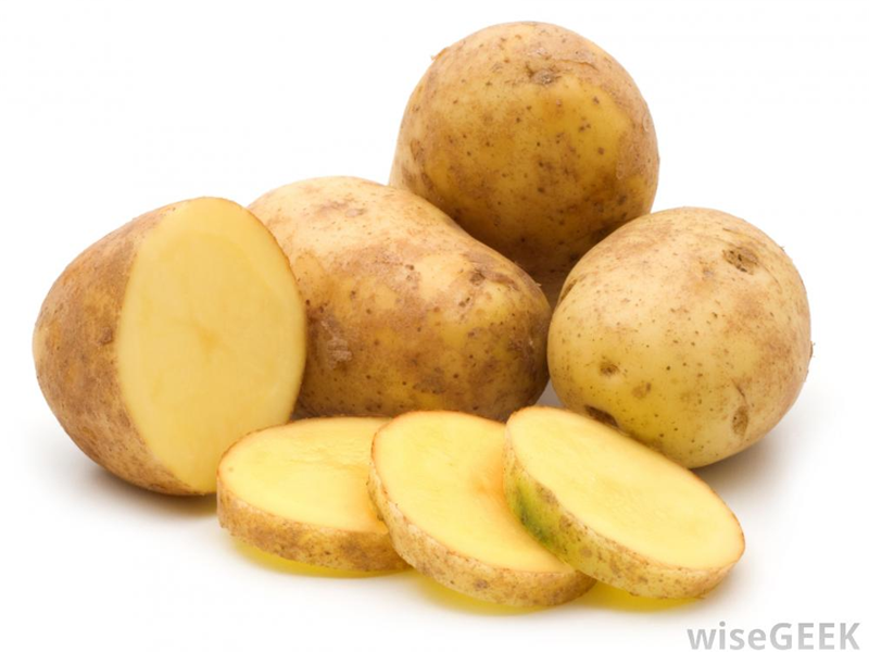 2_whole-and-sliced-raw-potatoes