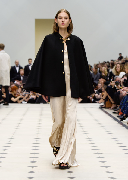 Burberry Womenswear S_S16 Collection - Look 41
