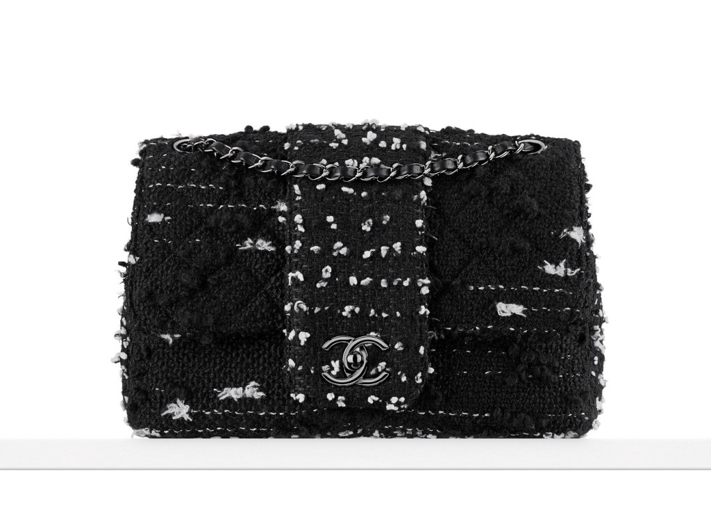 chanel_flap-bag-in-tweed-e-pailettes