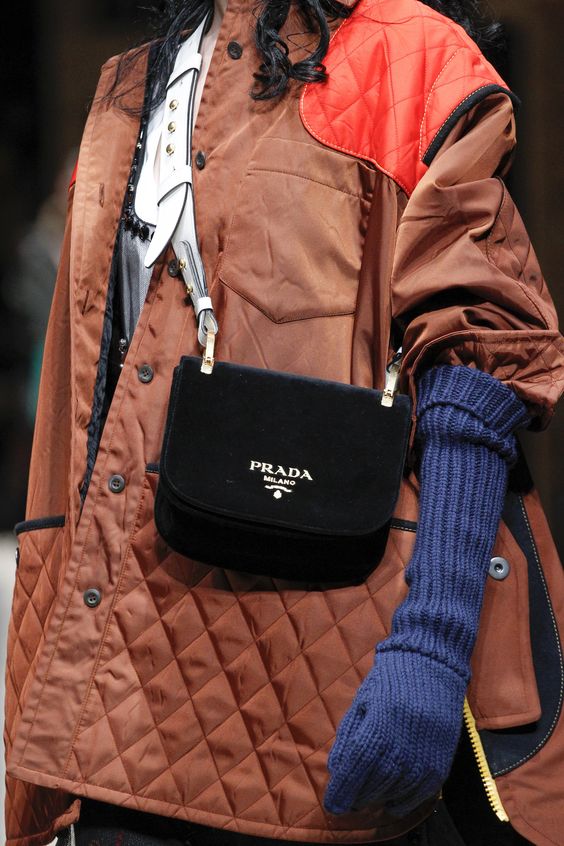 stylish-velevet-bag-design-ideas-for-girls-3
