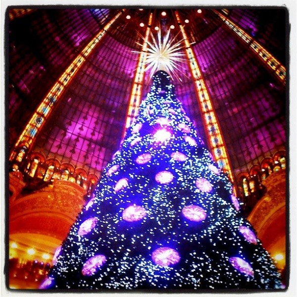 HAPPY HOLIDAYS FROM PARIS TO LANCOME!