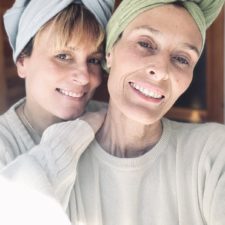 Amicizia tra donne, skin care e beauty routine
